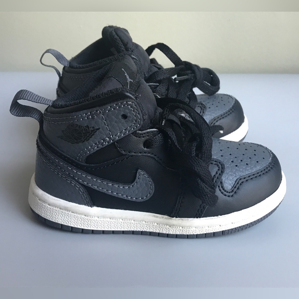 Air Jordan 1 Retro Mid TD “ Black Grey” Size: Us 6C EUR 22 CM 12